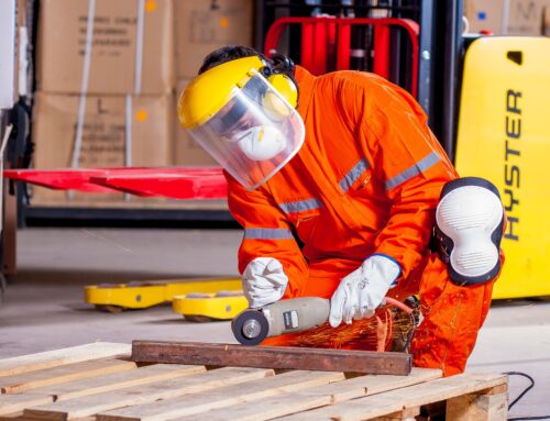 Sicherheit und Marke: Was darf bei Arbeitskleidung nicht fehlen?