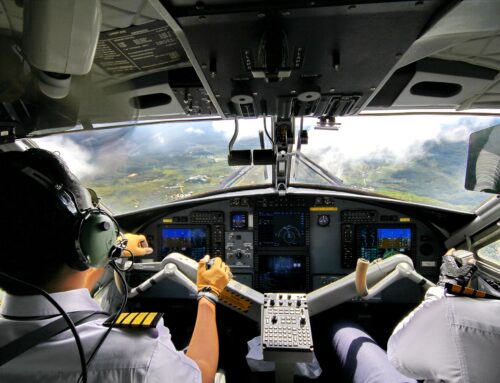 Kleidung von Fluggesellschaften: Wie kleiden sich Piloten und Flugbegleiter?
