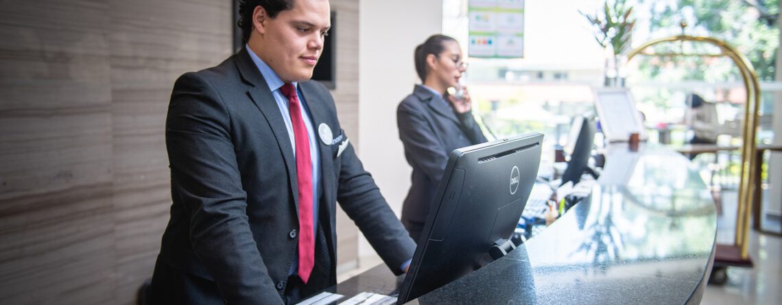 Arbeitskleidung für Hotels: professionelle Hoteluniformen